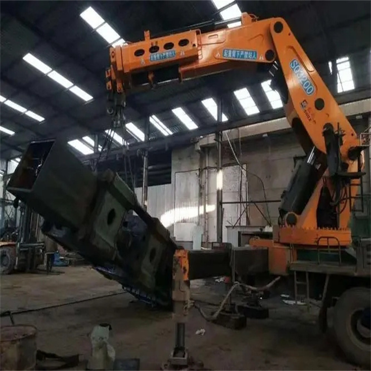 郑州130吨折臂吊车出租吊机租赁附近电话