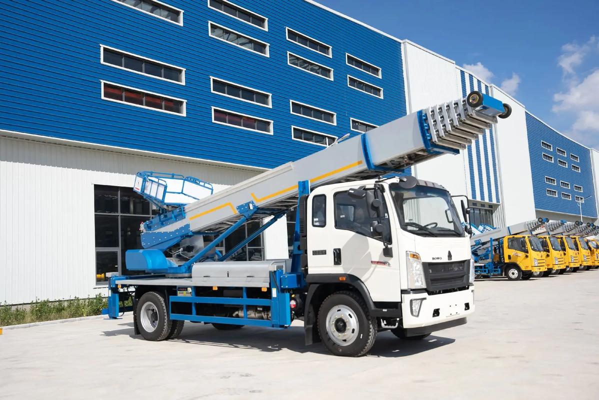 郑州出租云梯车高空作业车 建筑垃圾搬运